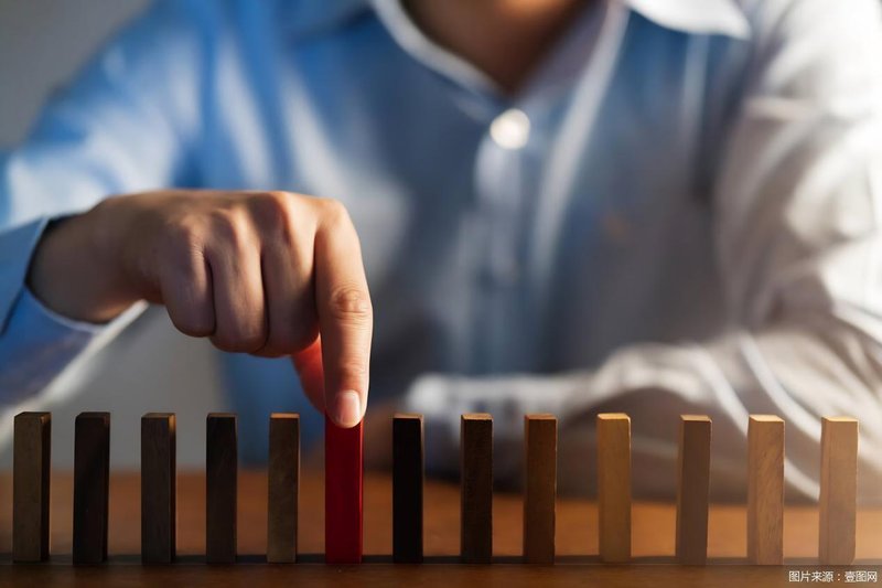 注销60家牌照！保险中介“水分”挤干，“剩者”如何为王