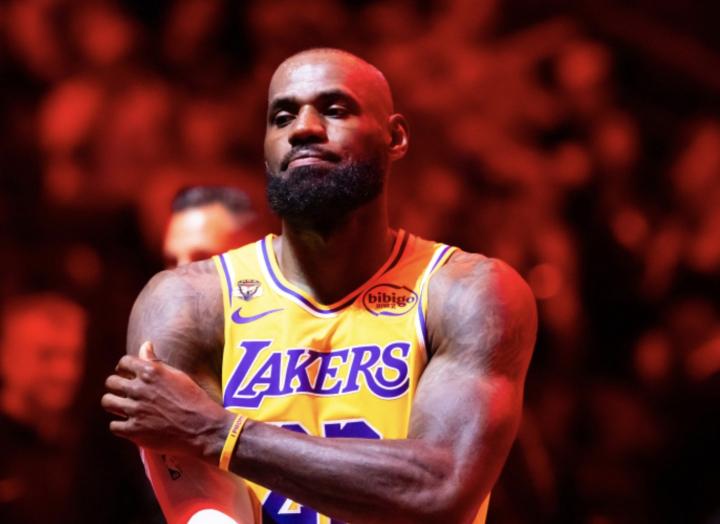  詹姆斯生涯终章猜想：拜伦-斯科特认为骑士将是完美归宿，雕像与街道命名等待国王。 体育新闻 詹姆斯生涯终章猜想：拜伦-斯科特认为骑士将是完美归宿，雕像与街道命名等待国王。 体育新闻 詹姆斯生涯终章猜想：拜伦-斯科特认为骑士将是完美归宿，雕像与街道命名等待国王。 体育新闻 詹姆斯生涯终章猜想：拜伦-斯科特认为骑士将是完美归宿，雕像与街道命名等待国王。 体育新闻