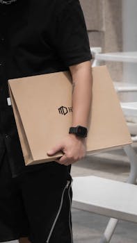  雷军直播详解小米SU7安全升级，门把手设计引关注；全程聚焦技术细节 汽车科技