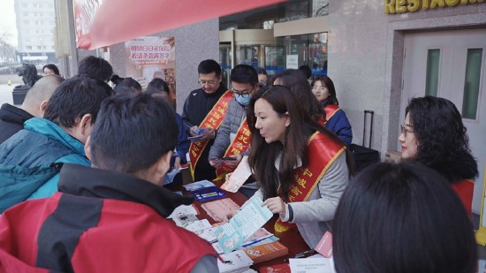  数智技术助力适老服务，中诚信托多措并举守护银发权益。 新闻