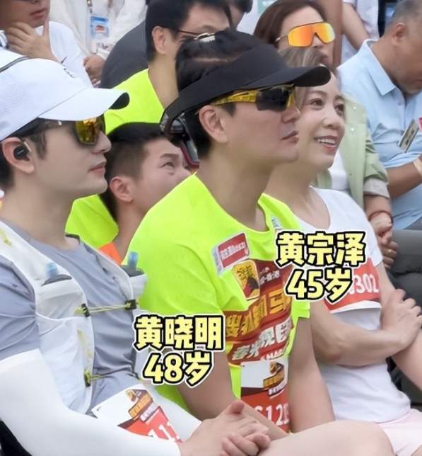  维多利亚港的众生图谱：光影背后的真实叙事与虚妄构建 情感心理