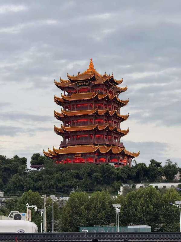  【全球市场深度复盘】中东地缘风险升级与美股暴跌背后的市场联动逻辑 股票财经 【全球市场深度复盘】中东地缘风险升级与美股暴跌背后的市场联动逻辑 股票财经