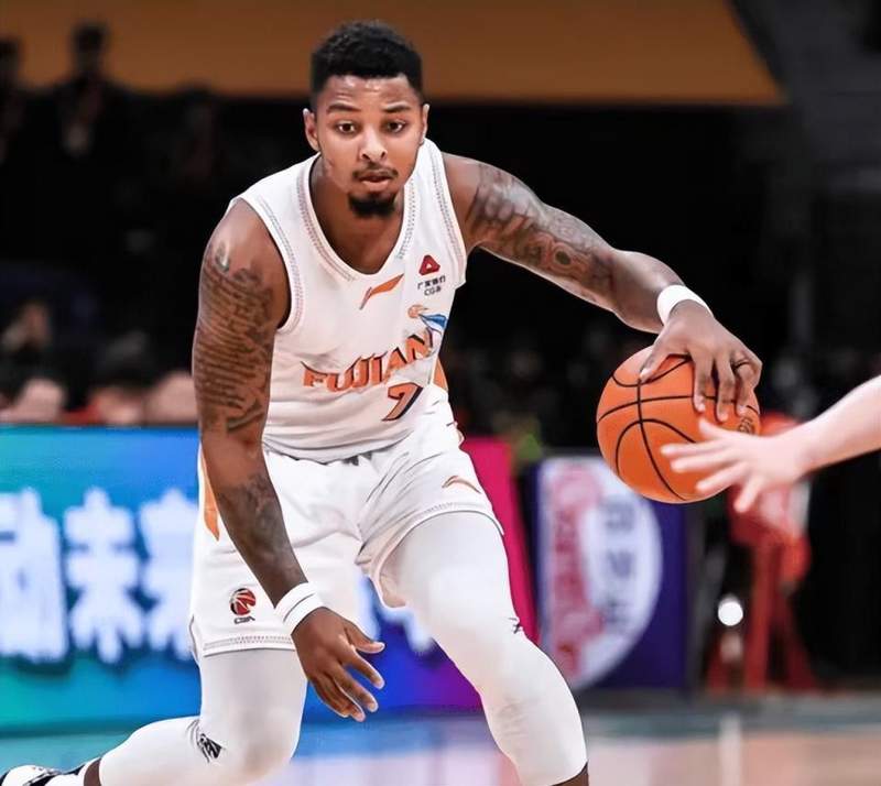  辽宁逆转困局：赵继伟复苏背后的战术重构与外援依赖度深度解析 体育新闻