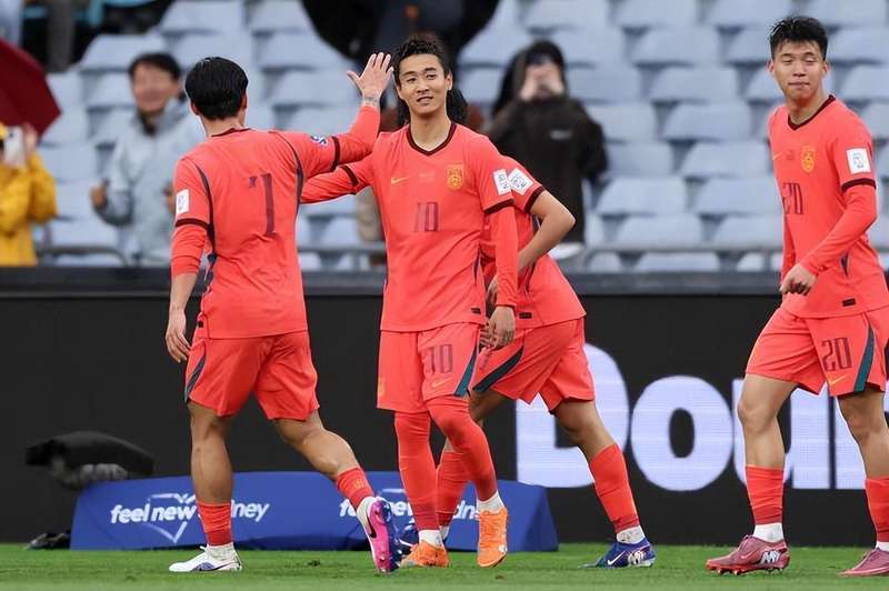  【战术复盘】邵佳一首秀：放弃控球权背后的战术逻辑与数据验证 体育新闻