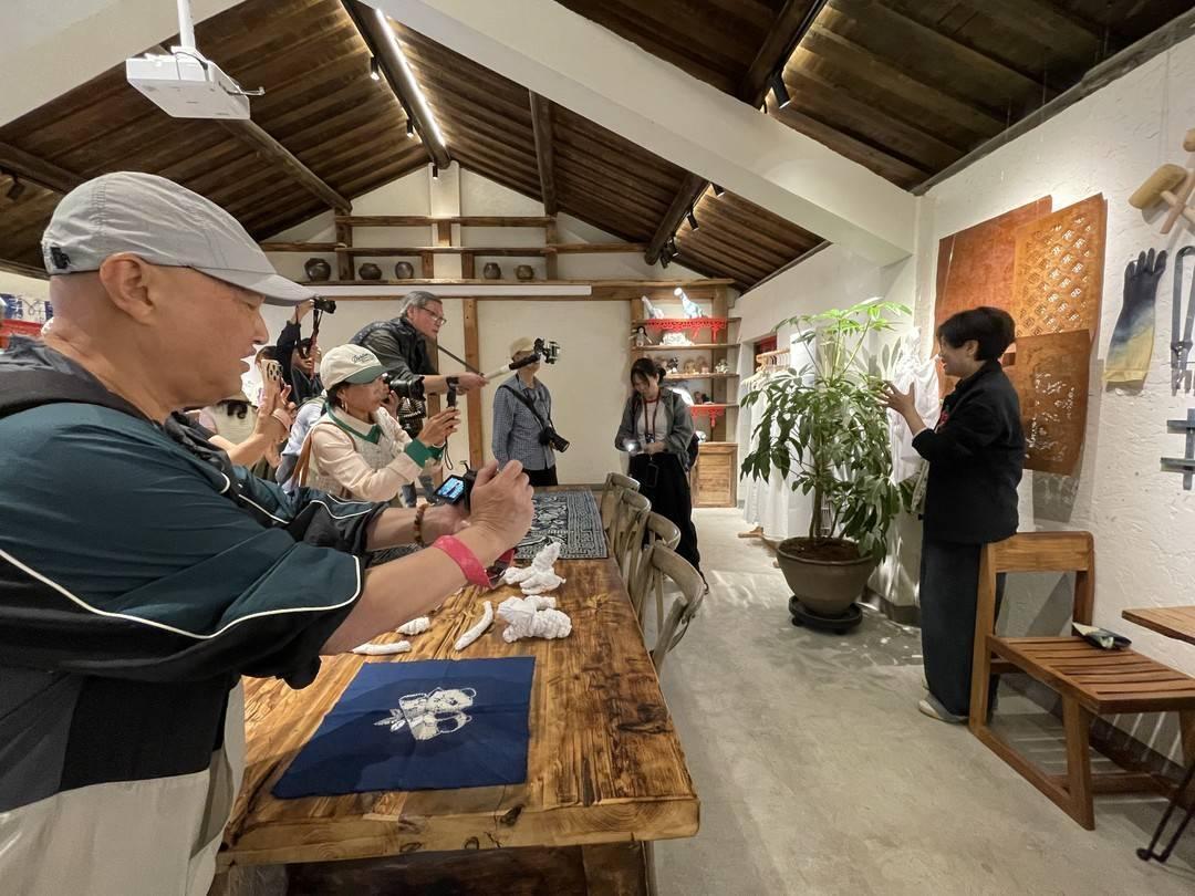  【技术解密】千年扎染技艺全流程深度剖析：自贡李子染艺术空间的非遗传承密码 文化旅游