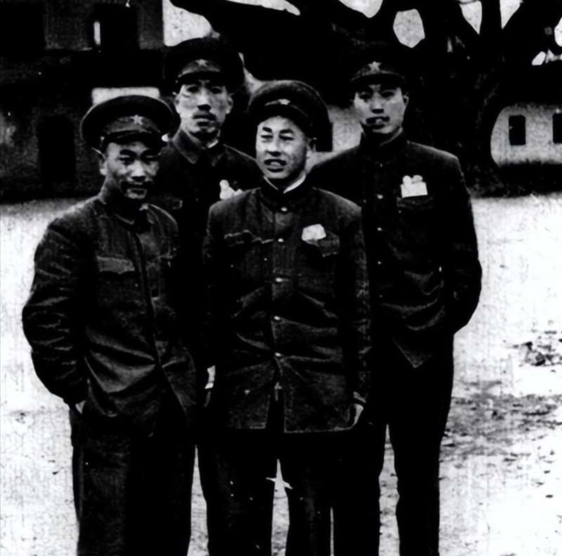  【军事档案解密】刘竹溪：从160场血战走出的弹片英雄，上校军衔背后的革命抉择 新闻