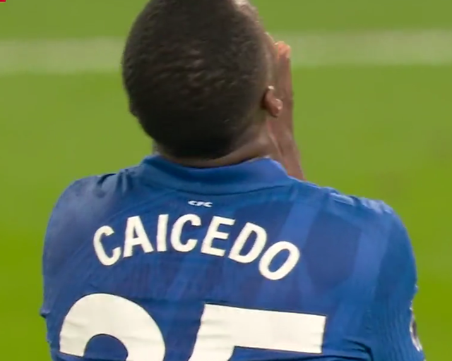  战术重构：卡里克如何用12场8胜重塑曼联防线体系 体育新闻