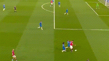  战术重构：卡里克如何用12场8胜重塑曼联防线体系 体育新闻