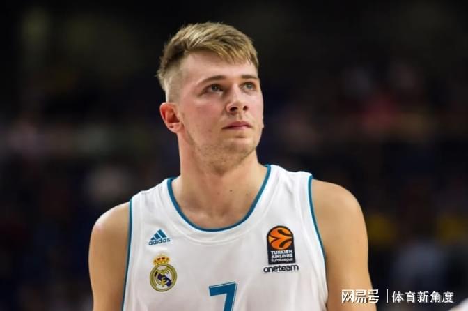  当NBA球星也走投无路：东契奇和里夫斯的欧洲求医之路，藏着多少职业运动员的无奈 体育新闻